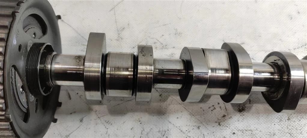 Распредвал 038109101R  1.9 TDI Volkswagen