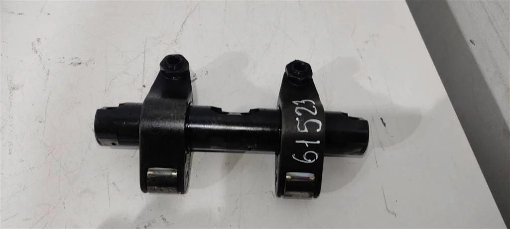 Ось коромысел 038109527AF  1.9 TDI Volkswagen