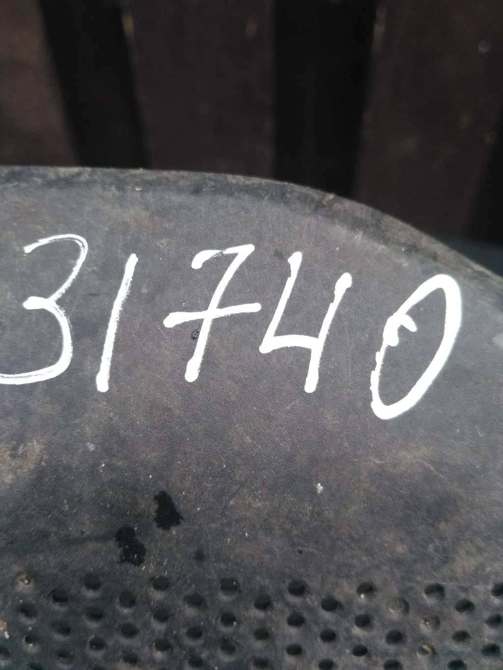 Декоративная крышка двигателя 06A119518D  1.6 Бен