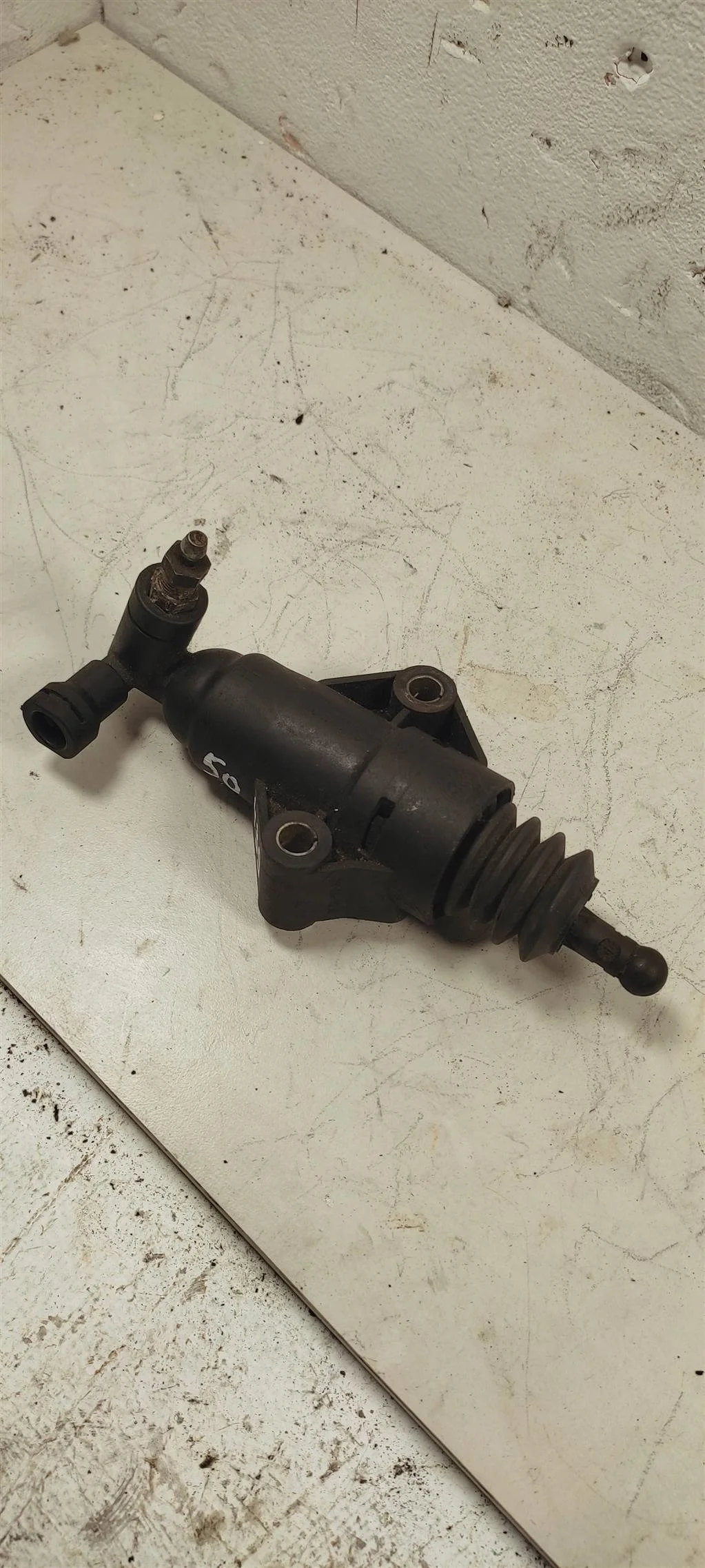 Цилиндр сцепления рабочий 1J0721261E    Skoda