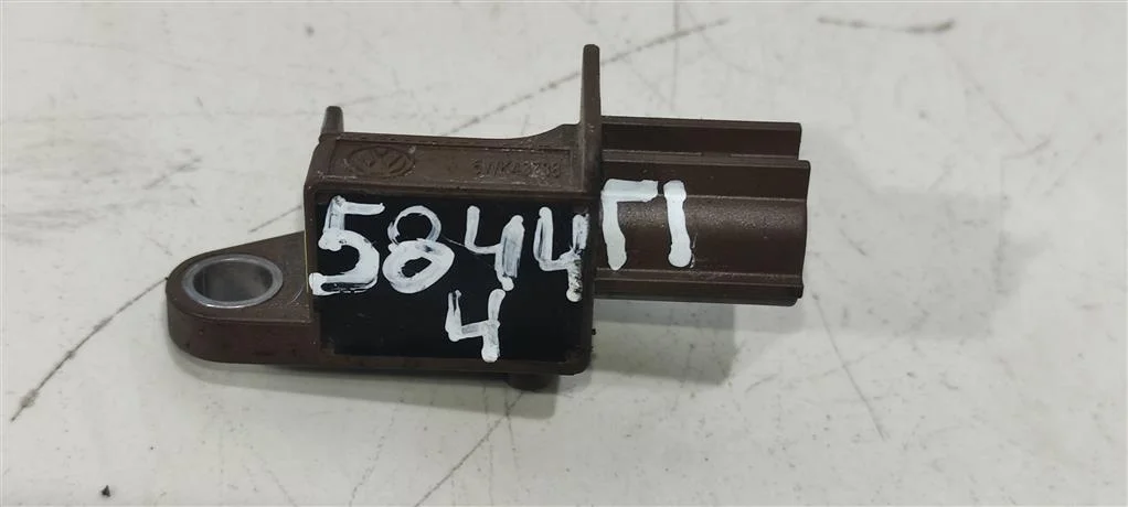 Датчик удара 8K0959651  2.0 TFSI Audi