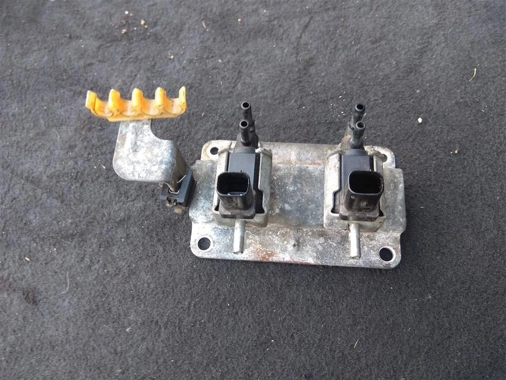 Клапан электромагнитный 4M5G9A500  1.8 Бензин Ford