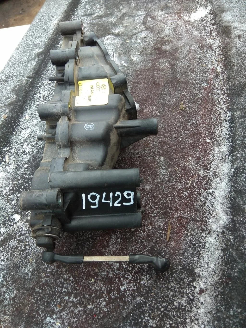 Коллектор впускной 059129711CG  3.0 TDI Volkswagen