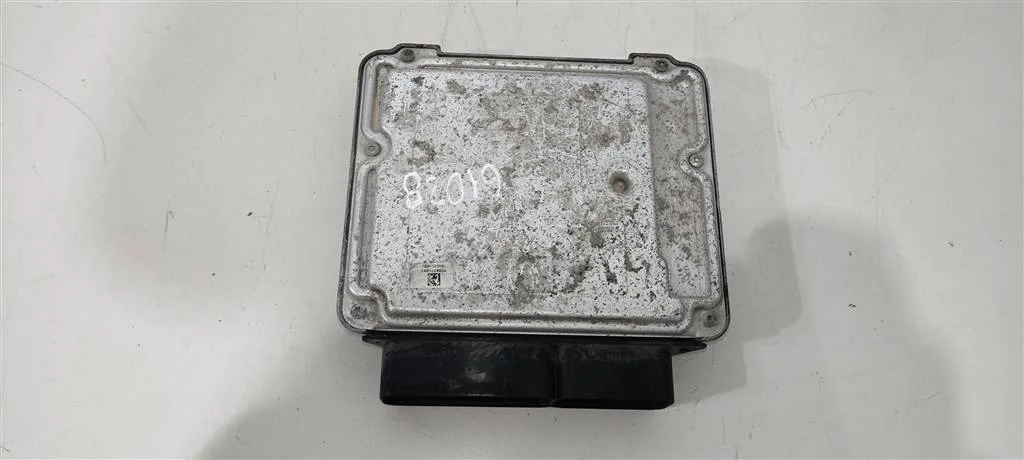 Блок управления двигателем 06F906056DN  2.0 FSI V