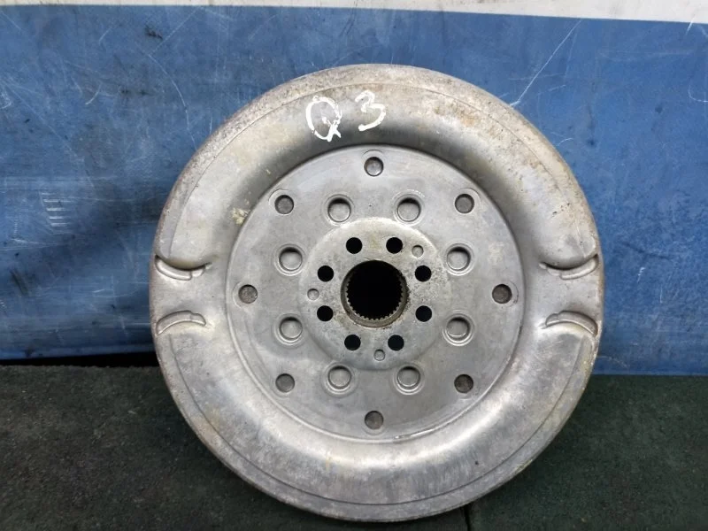 Маховик двухмассовый Audi Q3 06J105266R 8UB