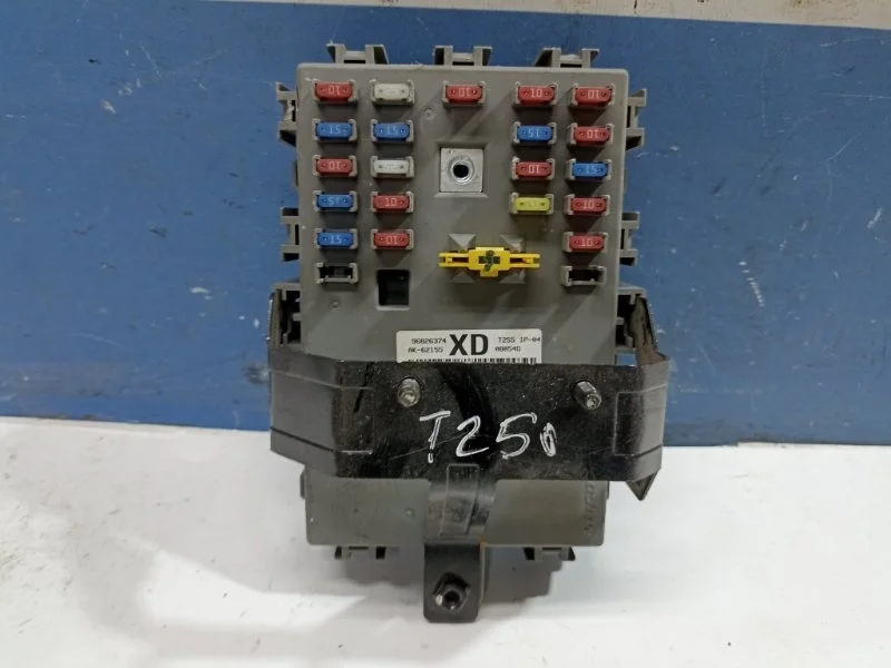 Блок предохранителей салонный Chevrolet Aveo 1 2007 96826374 T250 1.2 B12D1