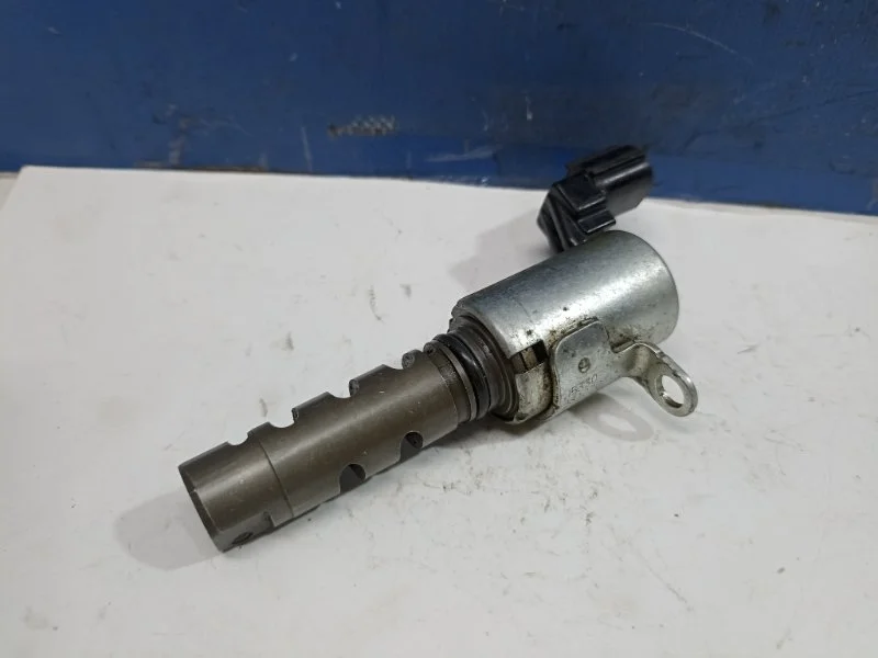 Клапан изменения фаз ГРМ Toyota Camry 40 2010 1533031020 GSV40 3.5 2GRFE