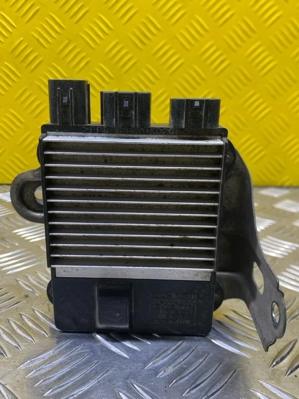 Блок управления форсунками Toyota Hilux (2005-2015) 2013 8987125010 2.5 D 2KDFTV