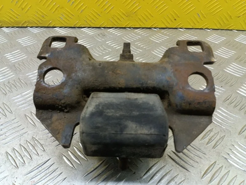 Подушка крепления двигателя Nissan Pathfinder (R51M) 2004-2013 2008 11220EB300 2.5 D YD25DDTI