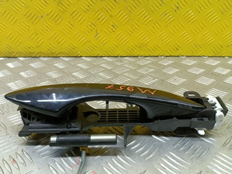 Ручка двери наружная передняя левая Lexus Nx 300H 2017-2021 2019 6922048070 2.5 2ARFXE 2AR2291728