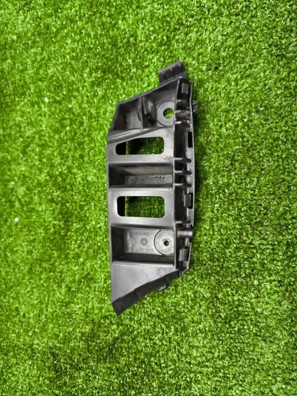 Кронштейн переднего бампера правый volkswagen Tiguan 2009 5N0807184B 5N1 CAWA
