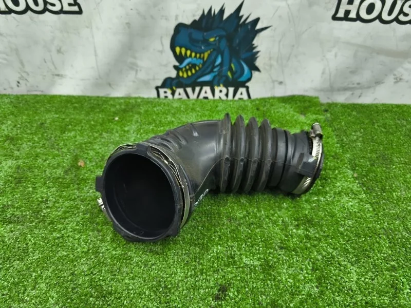 Патрубок воздушного фильтра Audi A4 2013 06H129629E B8 CDN