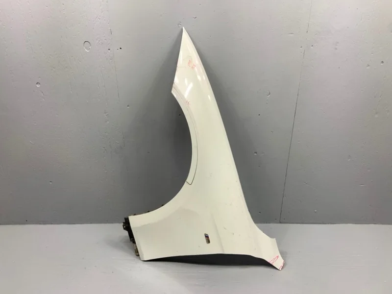 Крыло BMW 3 F30