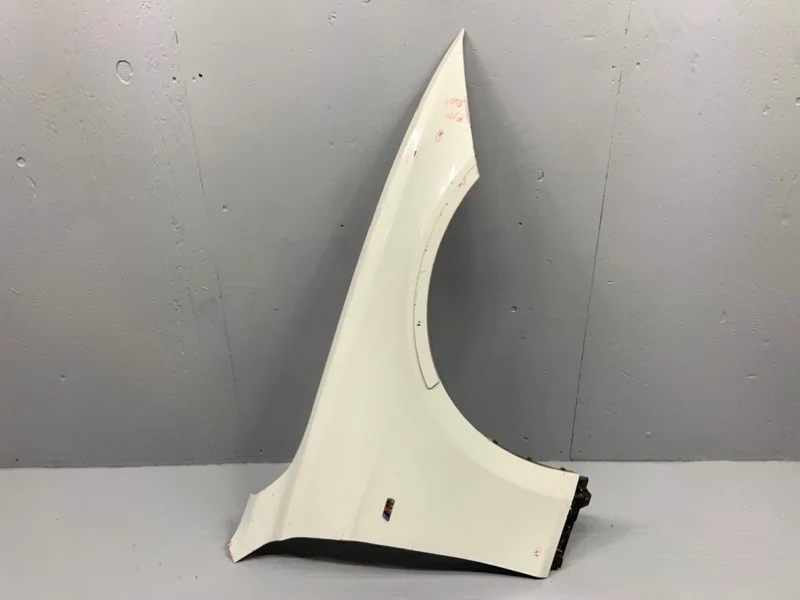 Крыло BMW 3 F30