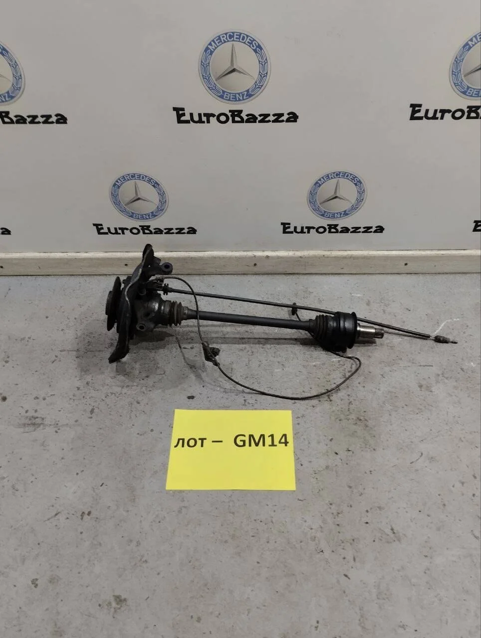 Задний правый кулак с полуосью Mercedes W209