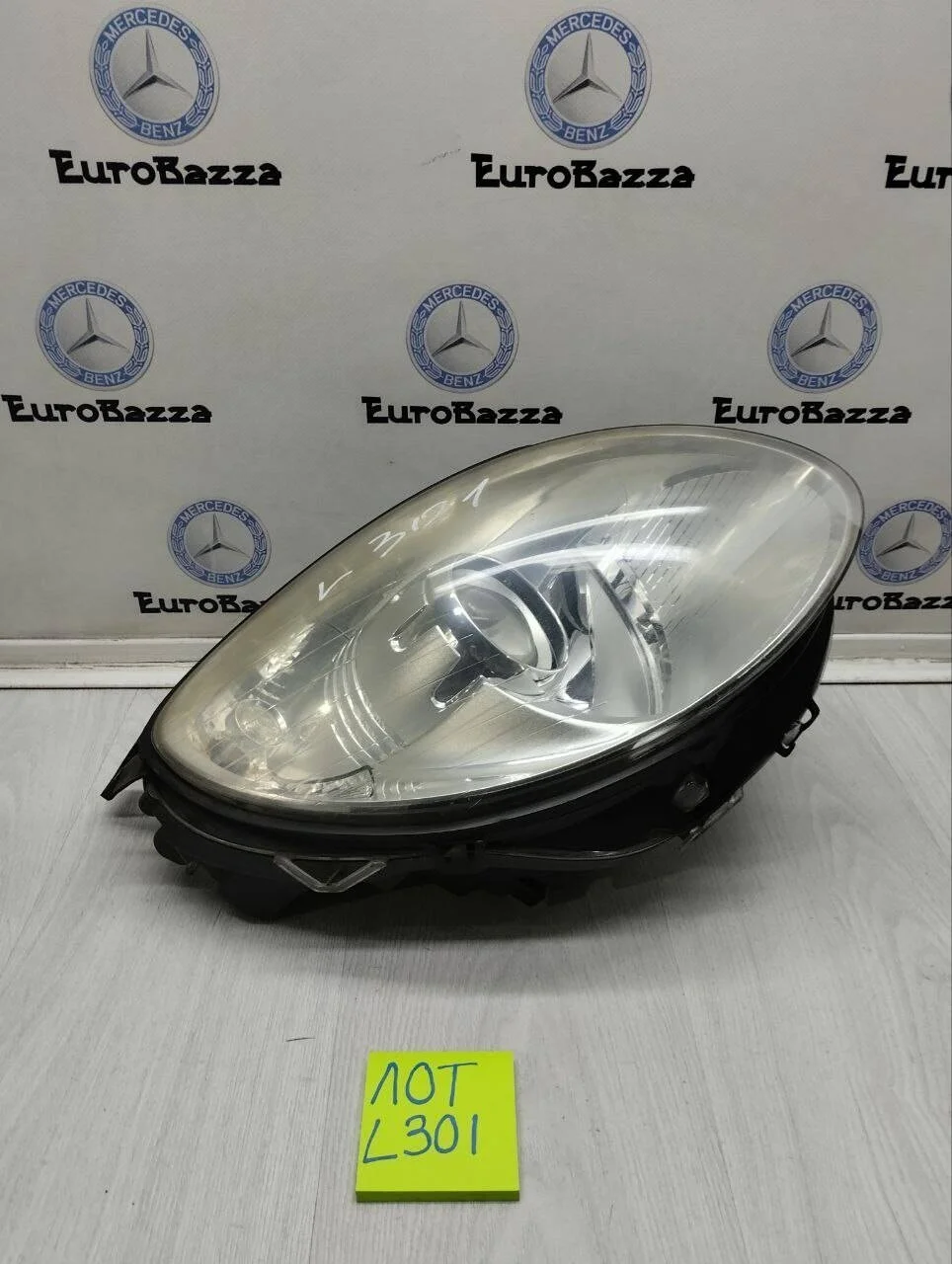 Фара правая Mercedes W251