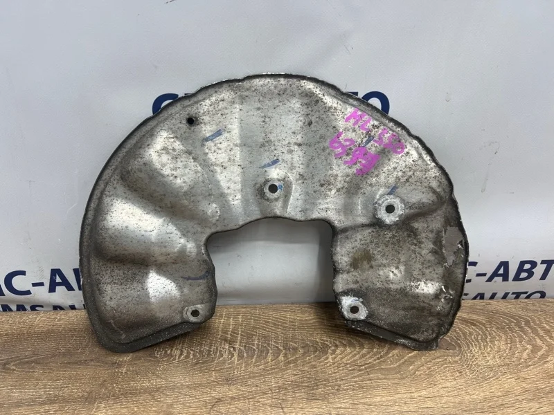Пыльник тормозного диска Mercedes-Benz Ml A1664210120 W166 276.955, передний левый