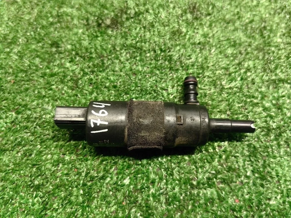 Насос омывателя Volkswagen Passat B5