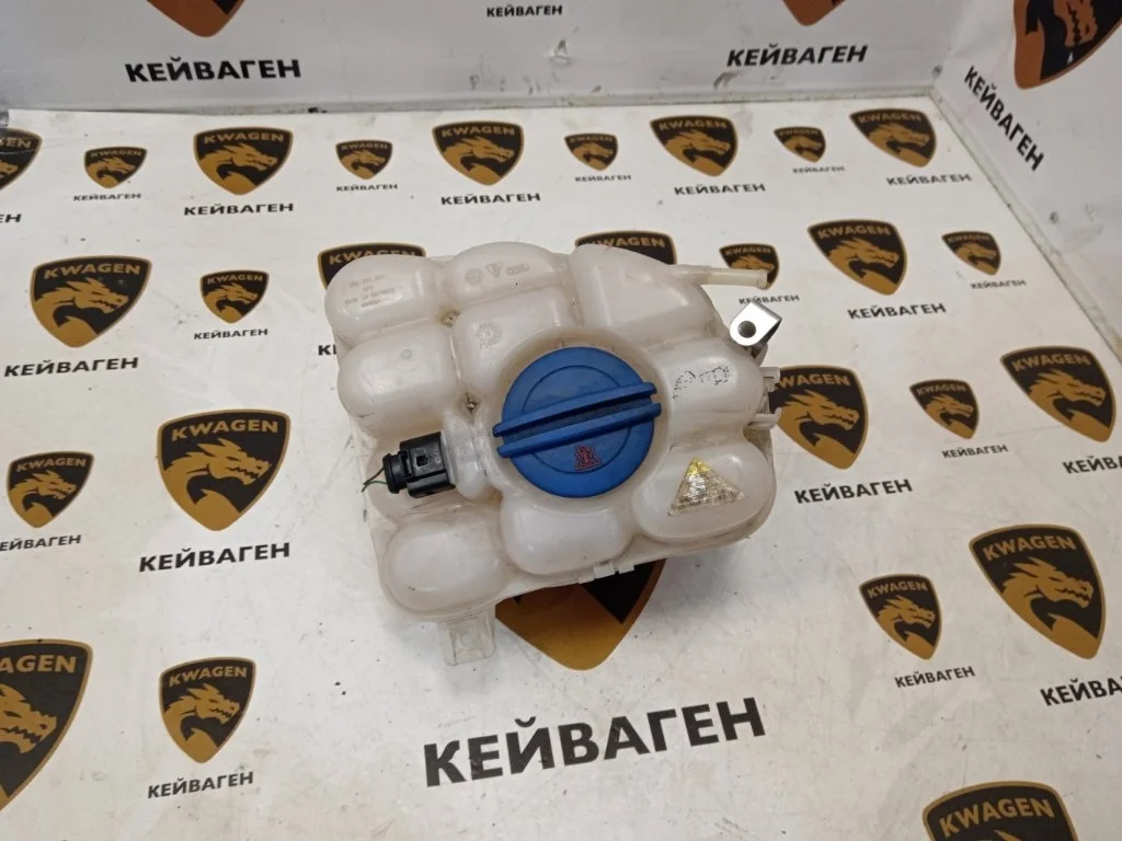 Бачок расширительный Volkswagen Touareg 2011 7P