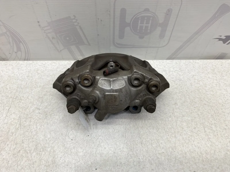 Тормозной суппорт передний правый Mercedes-benz CLS 2011 C218