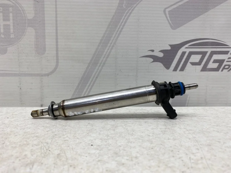 Топливная форсунка Mercedes-benz 2013 W212