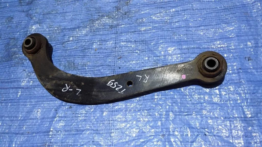 Б.у. рычаг TOYOTA AVENSIS AZT250 TOYOTA AVENSIS AZT250