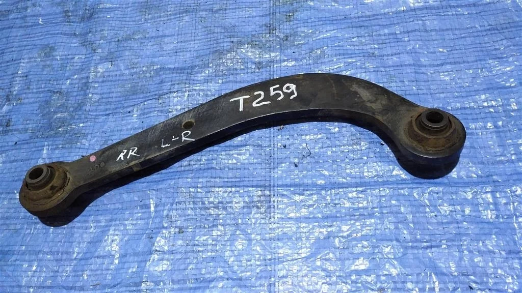 Б.у. рычаг TOYOTA AVENSIS AZT250 TOYOTA AVENSIS AZT250