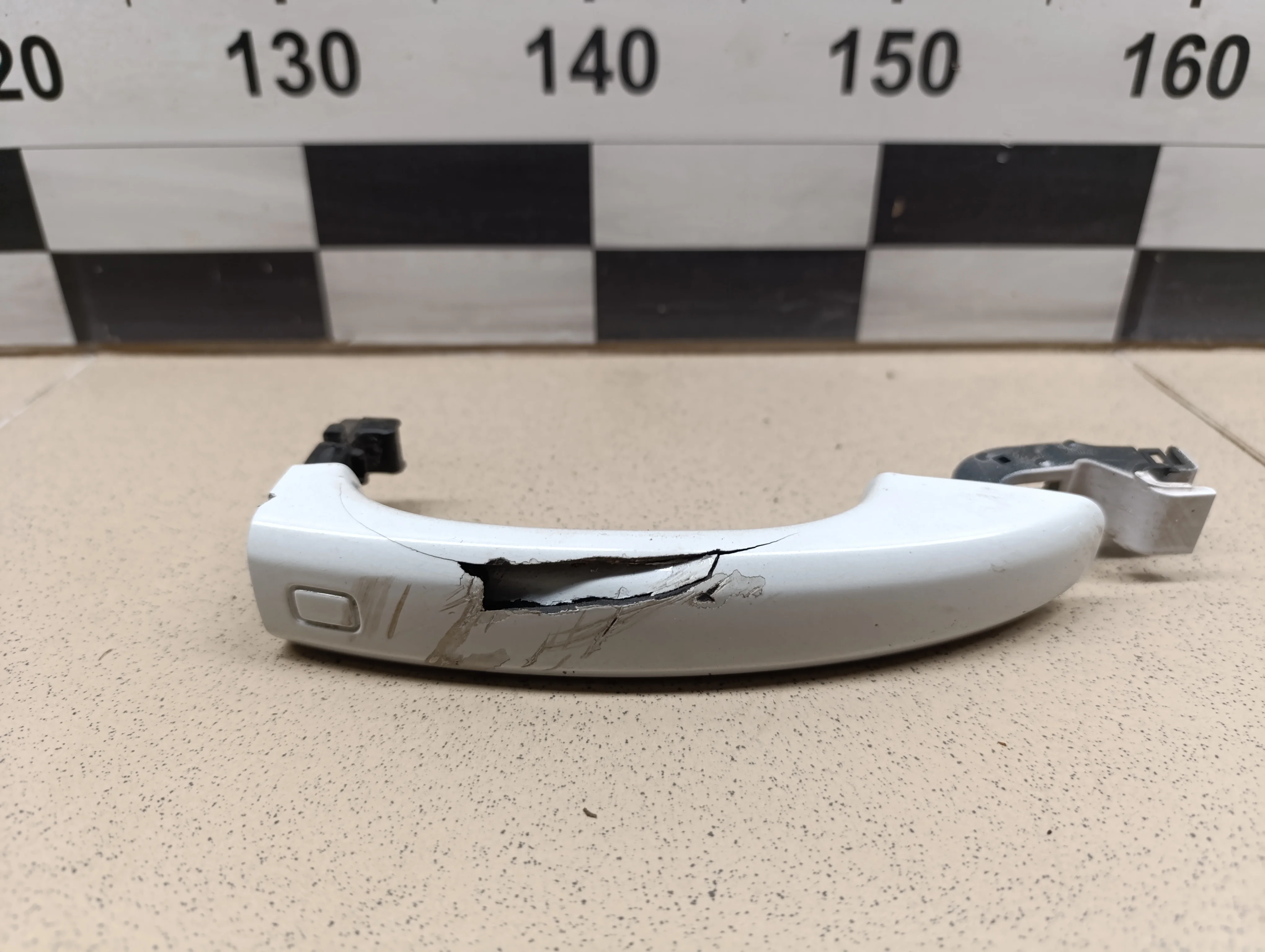 Ручка двери наружная правая A1 2010>