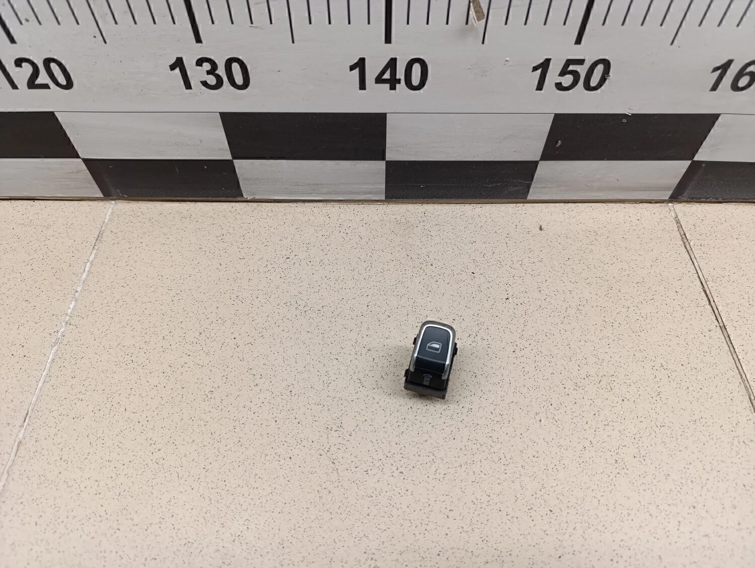 Кнопка стеклоподъемника A4 [B8] 2007-2015