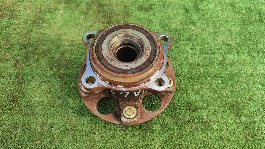 Б.у. ступица MITSUBISHI GRANDIS NA4W MITSUBISHI GRANDIS NA4W