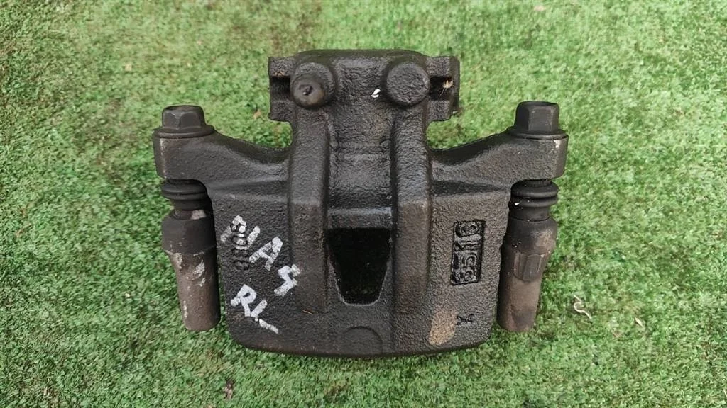 Б.у. суппорт MITSUBISHI GRANDIS NA4W MITSUBISHI GRANDIS NA4W