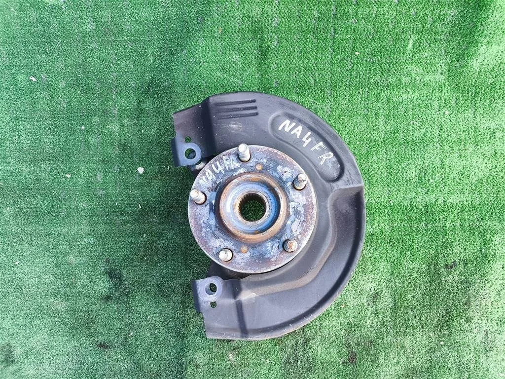 Б.у. кулак поворотный MITSUBISHI GRANDIS NA4W MITSUBISHI GRANDIS NA4W