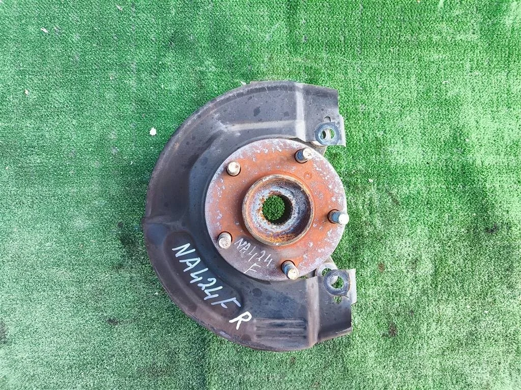 Б.у. кулак поворотный MITSUBISHI GRANDIS NA4W MITSUBISHI GRANDIS NA4W