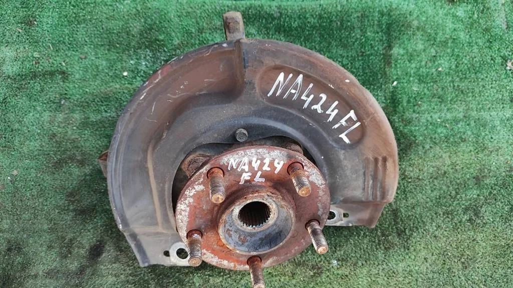 Б.у. кулак поворотный MITSUBISHI GRANDIS NA4W MITSUBISHI GRANDIS NA4W