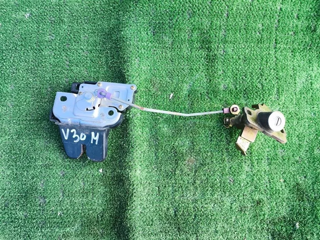 Б.у. замок багажника TOYOTA CAMRY V30 ACV30 TOYOTA CAMRY V30 ACV30
