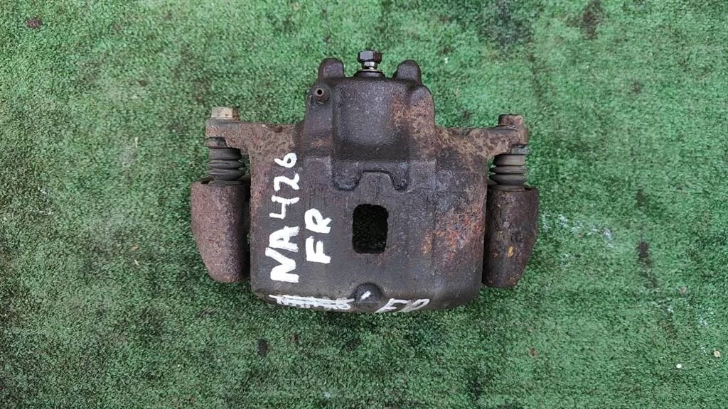 Б.у. суппорт MITSUBISHI GRANDIS NA4W MITSUBISHI GRANDIS NA4W