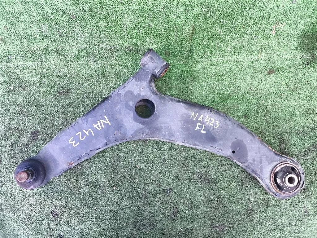 Б.у. рычаг MITSUBISHI GRANDIS NA4W MITSUBISHI GRANDIS NA4W