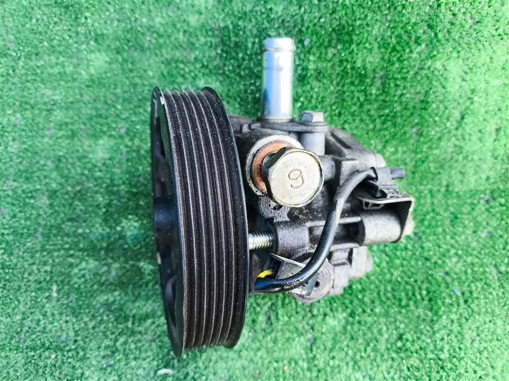 Б.у. насос гидроусилителя MITSUBISHI Delica D5 CV MITSUBISHI Delica D5 CV