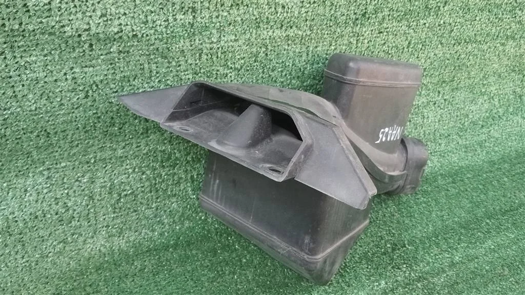 Б.у. воздухозаборник MITSUBISHI GRANDIS NA4W MITSUBISHI GRANDIS NA4W