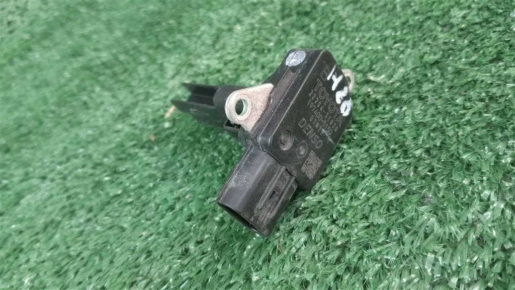 Б.у. датчик расхода воздуха/ дмрв TOYOTA VILLEFIRE H20 TOYOTA VILLEFIRE H20