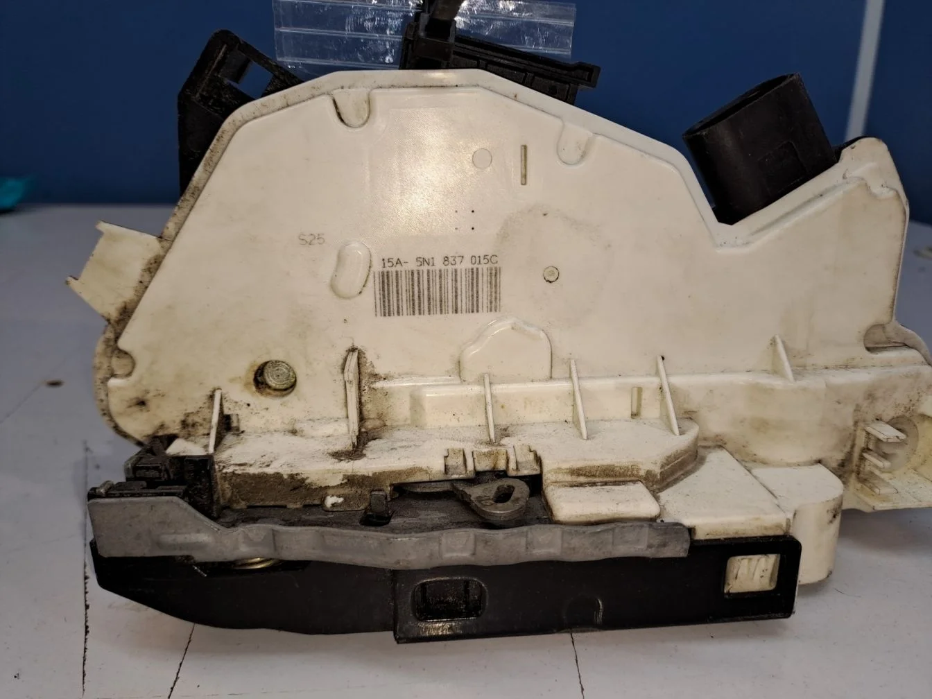 Замок двери передней левой для Volkswagen Passat CC 2008-2017