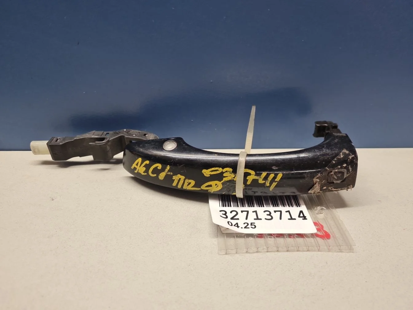 Ручка двери нaружная правая для Audi A6 S6 C7 2011-2018