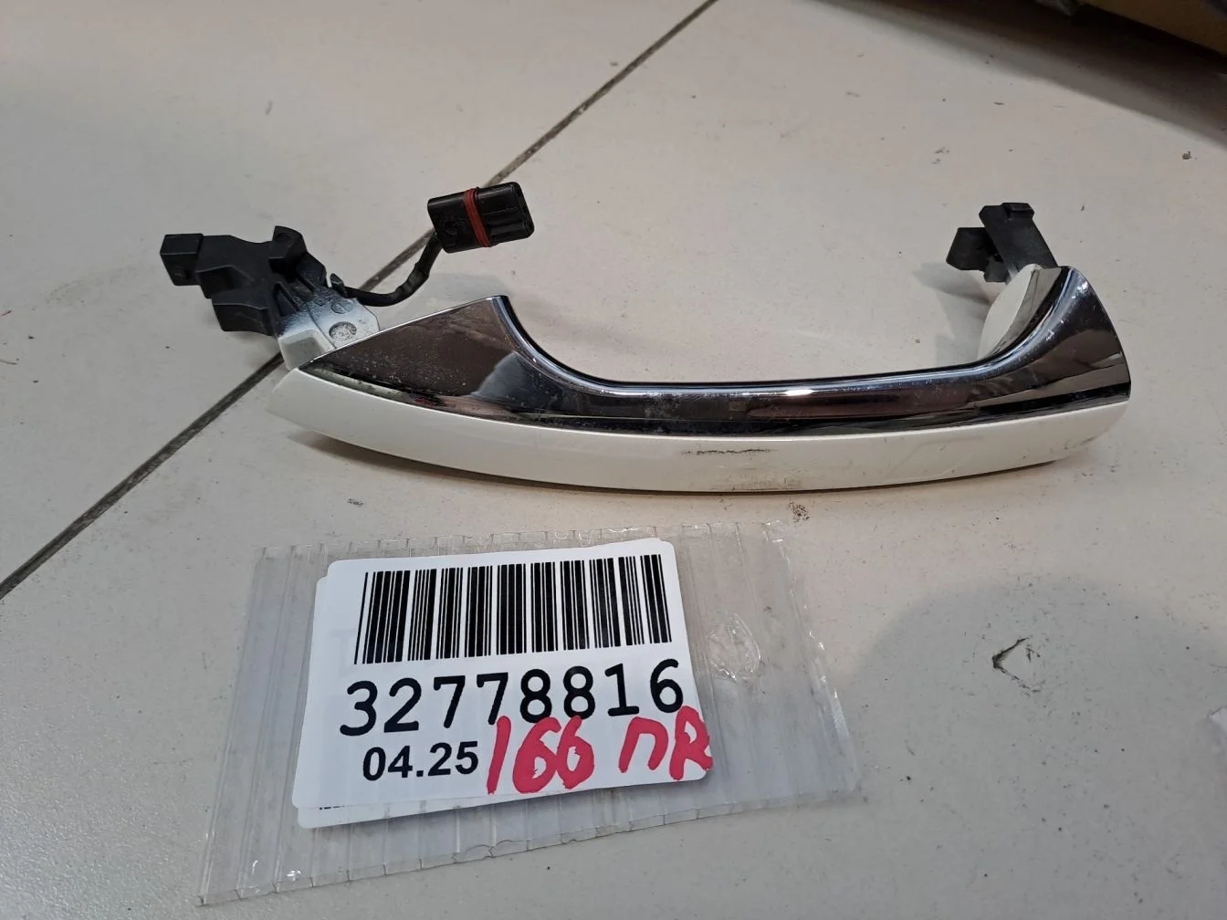 Ручка двери нaружная правая для Mercedes GL-klasse X166 GL GLS 2012-