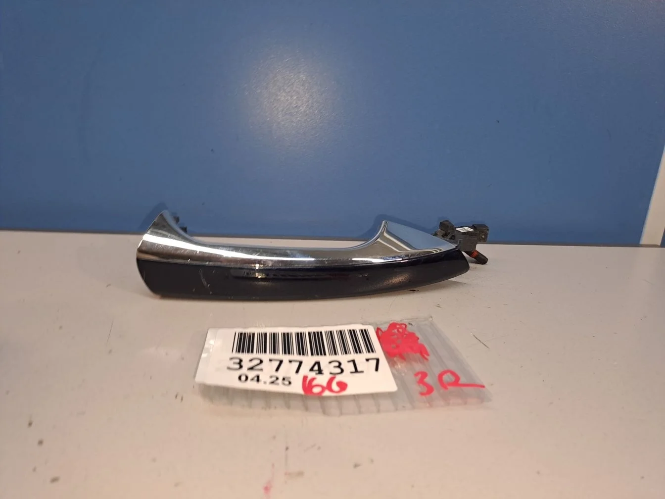 Ручка двери нaружная задняя правая для Mercedes GL-klasse X166 GL GLS 2012-