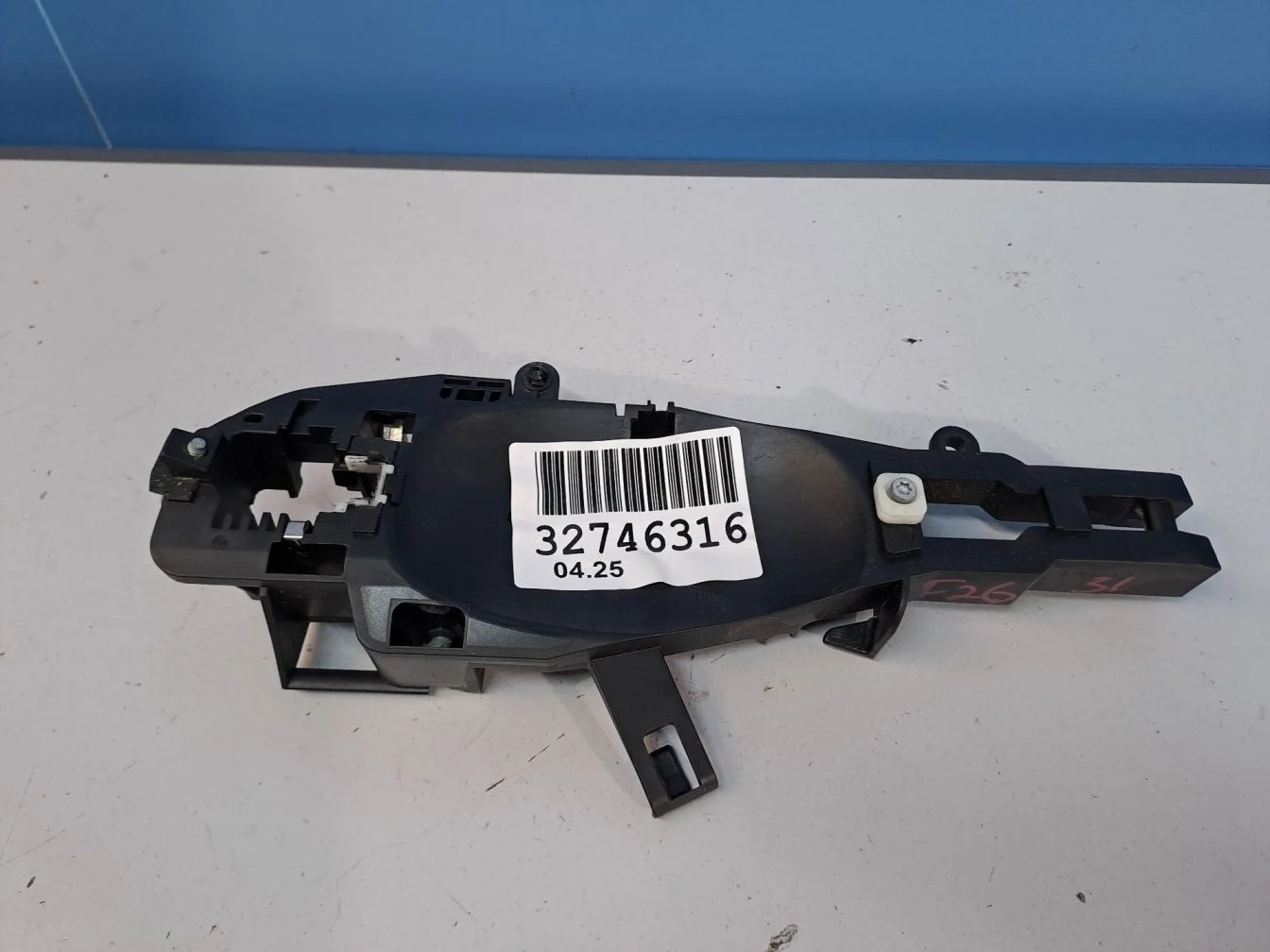 Кронштейн ручки двери левой для BMW X4 F26 2014-2018