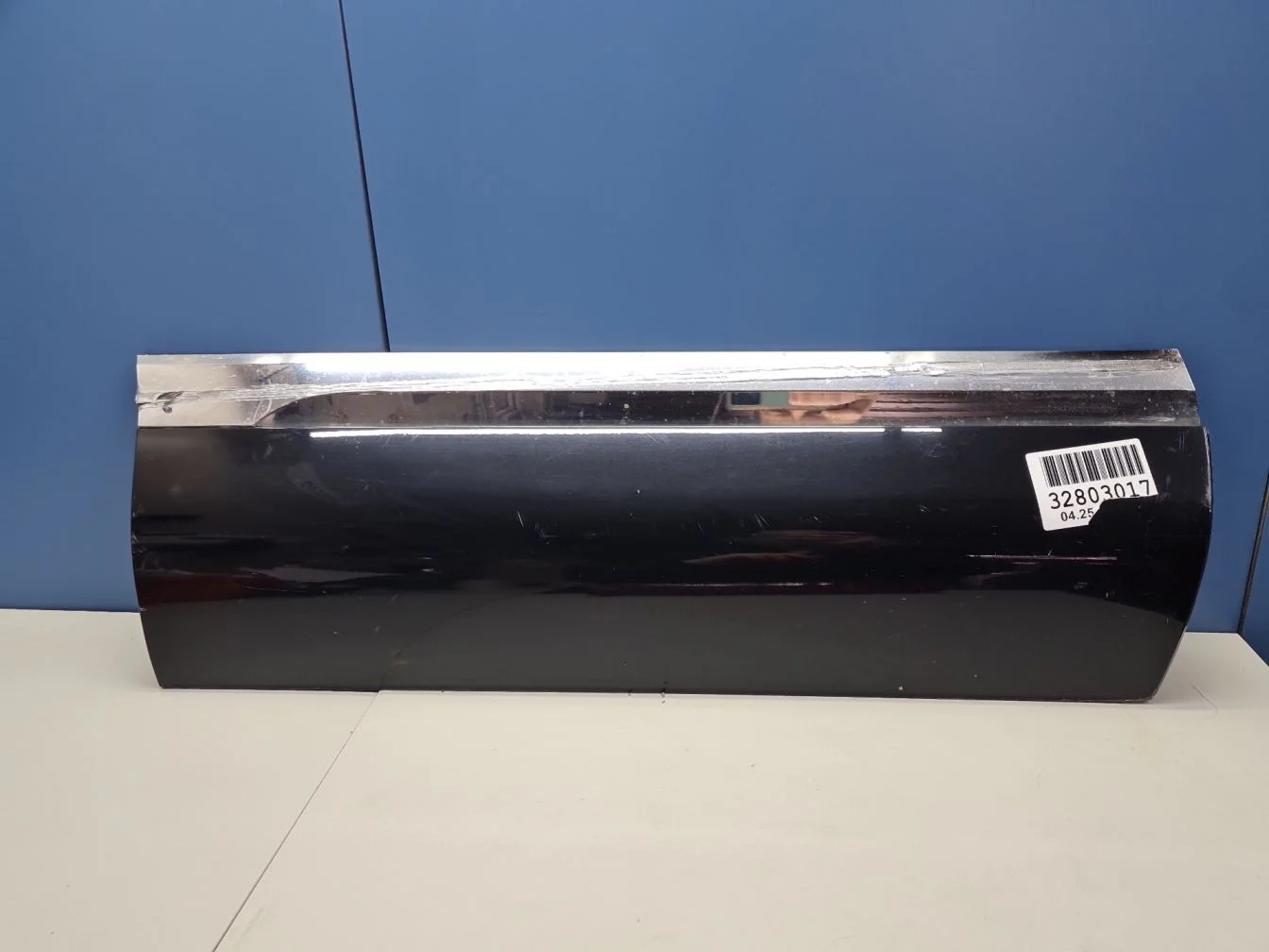 Молдинг двери правый задний для Volkswagen Touareg 2010-2018