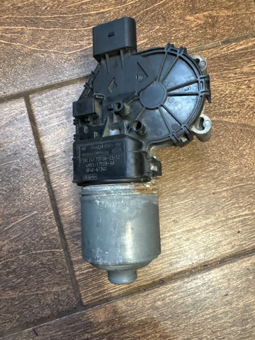 Моторчик стеклоочистителя передний Ford Focus II (2005—2008)