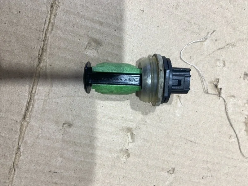 Датчик уровня бачка омывателя TOYOTA HIGHLANDER 2019 85397AA040 GSU55 2GRFKS