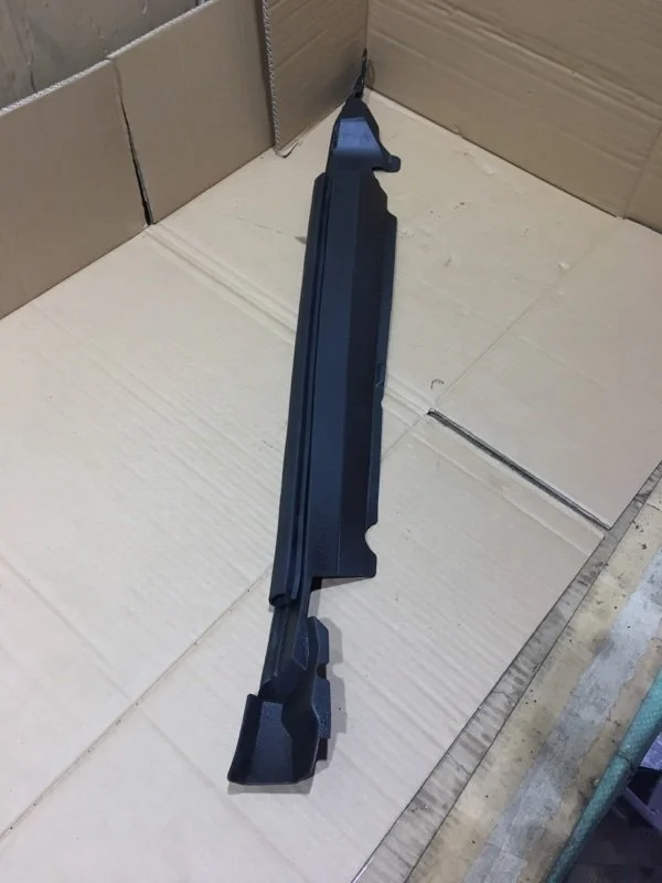 Пыльник крыла левый TOYOTA Land Cruiser 2011 5380660020 URJ200 1VD-FTV 4.5