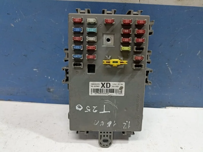 Блок предохранителей салонный Chevrolet Aveo 1 2007 96826374 T250 1.2 B12D1